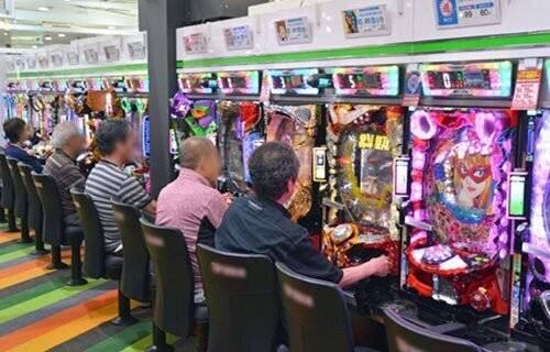 【画像】とあるパチンコ屋さん、ユーザーが求めていた設備を設置していると話題に　逆に犯罪で利用されるのではないかと指摘も…