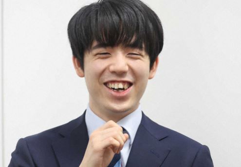 藤井聡太8冠（21歳）、昨年の賞金総額が羽生九段上回る史上最高額に！一方で「プロ野球と比べると低い」との声も