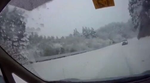 父親「娘が箱根に遊びに行ったら事故られた。生きててよかった・・・」→車の損傷具合とドラレコ映像がガチでエグすぎる・・・