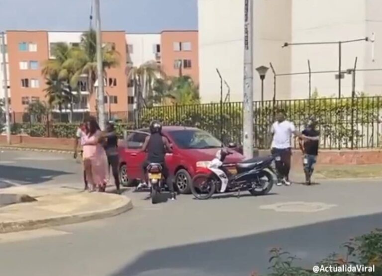 武装集団に車から引きずり出されるところから始まる史上最恐のサプライズ・プロポーズ