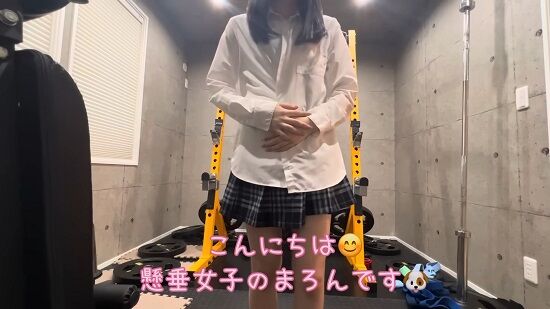 『JKが半裸でひたすら筋トレをする』とんでもないチャンネルが発掘されてしまうｗｗｗｗｗ