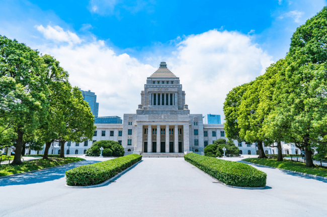 「政権交代すべきかどうか」国民にアンケート→62％が◯◯と回答する衝撃の結果に！！