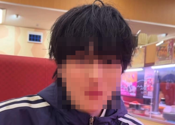 「クラスの半分以上の女子が告白した伝説のイケメンがこちらです」ﾊﾟｼｬｯ → マジで顔面最強すぎるｗｗｗｗｗ