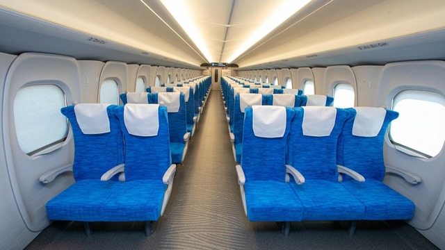 最近話題の新幹線の座席問題、そもそも男性二人が並ぶと方がぶつかる設計おかしくない？ ⇒ 実はJIS規格がアホだったｗｗｗ