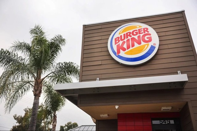 無暗に最低賃金を上げたらどうなる？ アメリカのバーガーキングが選んだ道は「人、いらないね」