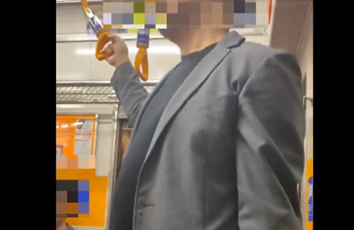 電車で女性に対して「中指クイクイ」して晒された男性、麻雀界で有名な大会の主催者だと判明して大荒れ