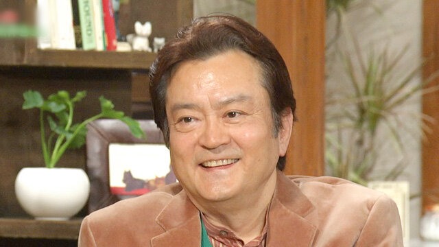 【画像】大和田伸也さん(76)、『ポケモン』クワッスに囲まれた生活が話題に！大量ぬいぐるみ囲まれご満悦ｗｗｗｗ