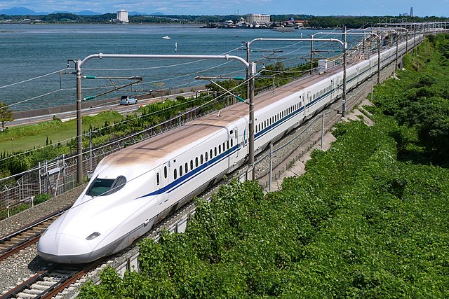 オッサンにのぞみのグリーン車指定席に勝手に荷物を置かれた挙げ句「他に座れば？」と言われた女性がブチギレ　→　その後オッサンと和解した理由がまさか過ぎたｗｗｗｗ