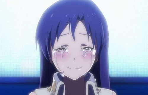 【悲報】高身長女性アイドルさん、女性専用車両に乗るも他の女性客から男と間違われて「おりろ」と言われてしまう…