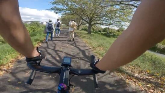 自転車をこぎ「歩道」で時速約35㎞走行→最悪の事故が起きてしまうも罰金わずか〇〇万の今の法律って・・・