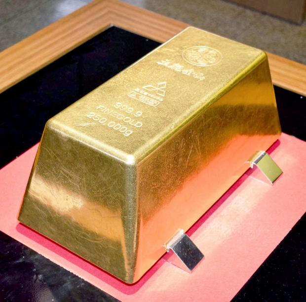 伊豆市「４億円で世界一の金塊作ったろ」→17年後、金暴騰で22億円に。  ﾊｺﾓﾉ自治体との差を見せつける  [271912485]
