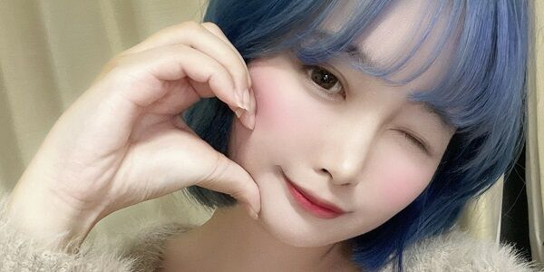 美人コスプレイヤーさん、パチンコの営業で"無加工"の写真を勝手に載せられてしまう→◯◯すぎて大炎上・・・