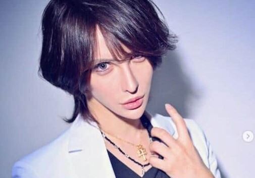 美容外科院長の自撮りに、チー牛「不気味すぎる。サイボーグじゃんｗ」 → 院長の返答がイケメンすぎてファンになる人続出…