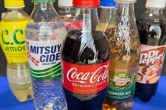 『炭酸が痛くて飲めない』人が結構いるらしい・・・→「みんな我慢して飲んでると思ってた」「大人になって治った」