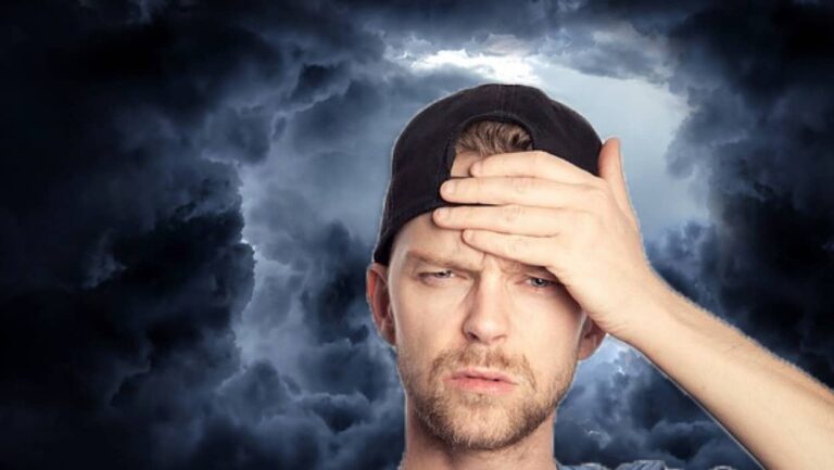 台風が来ると頭が痛くなる人がいる。その原因は？