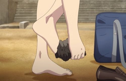 『靴下を洗濯する時は表のままにするべきか、裏返しにするべきか？』論争、完全決着！　→　靴下屋公式からの回答がこちらｗｗｗｗｗ