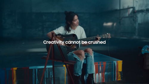 Samsung、炎上したAppleの破壊動画に強烈なカウンター動画で対抗ｗｗｗｗｗ