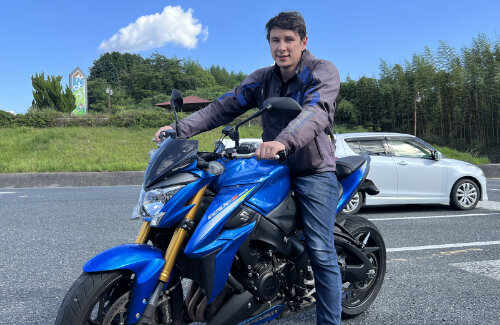 バイク好きロシア人ユーチューバーさん、日本の永住権を取得「ならず者にならないように努力します」