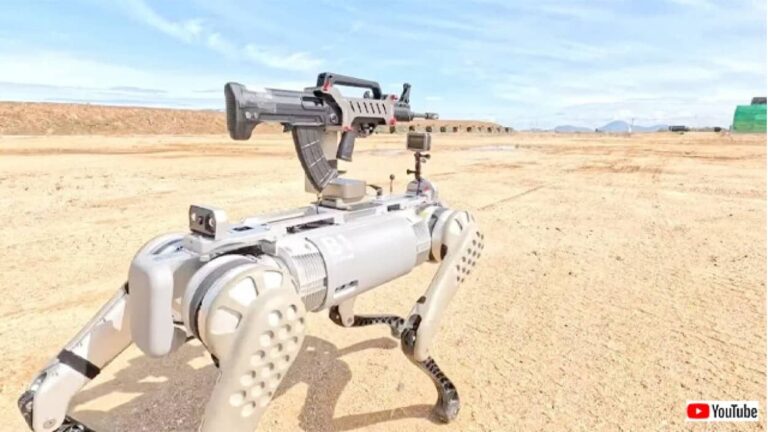 ついにはじまったのか？中国が軍事演習に銃を搭載した犬型ロボットを投入