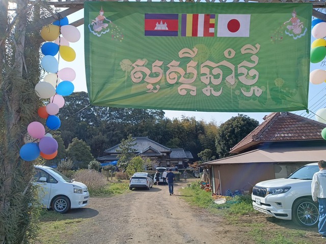 千葉の山奥のさびれた稲荷、いつの間にかカンボジア仏教の祭壇に変化