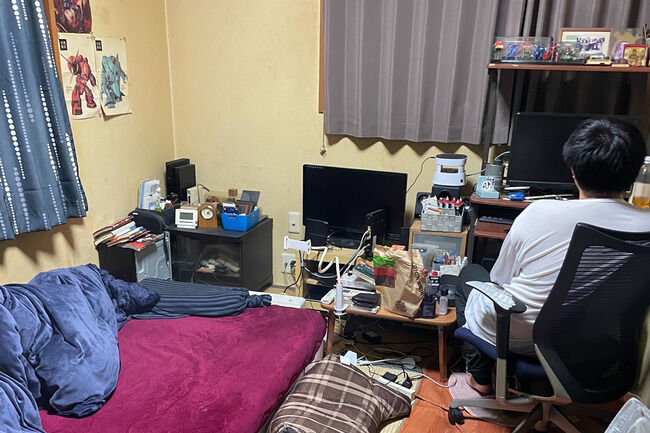X民「実家暮らしを『子供部屋おじさん』と馬鹿にするな。上がらない給料に円安、物価上昇といった環境下で見栄張ってる場合じゃない」