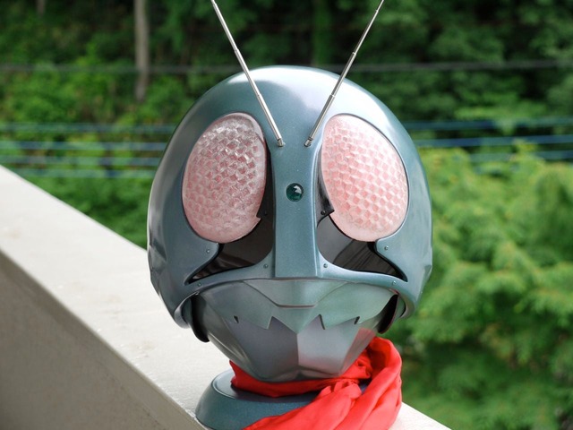 『仮面ライダー』の等身大マスクを無断で作ってオークションで売っていた人が著作権違反の疑いで逮捕　東映のコメントはこちら