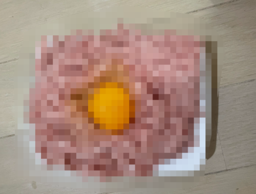 マジでアウトな生肉ユッケ丼、発見されるｗｗｗｗｗｗｗｗｗ