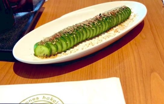 このキュウリの料理、いくらだと思う？？