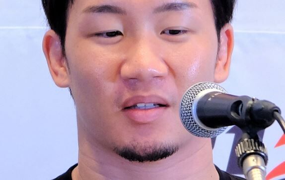 【悲報】YouTubervs芸人どちらが面白いか論争で有吉弘行さんに「どうでもいい」と言われた朝倉未来さん、しどろもどろになってしまう…