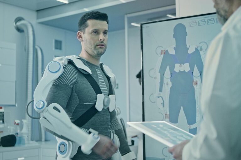 AIと外骨格の連携でロボットスーツの性能が飛躍的にアップ、超人化がはかどる