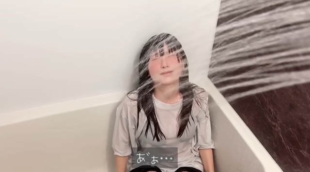 女性YouTuberがシャワーかけられてるだけの動画が100万再生突破！！ 理由が最低すぎる……