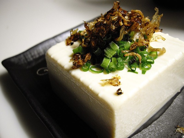 ジムトレーナー「プロテインは腎臓壊すからやめろ、豆腐を食え」ワイ「でも筋肉が…」