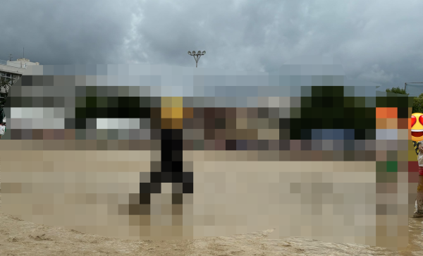 X民「体育祭の部活対抗リレー、応援団制服着た人が1位で草」ﾊﾟｼｬｯ→状況がそれどころじゃ無さ過ぎると話題にｗｗｗｗ