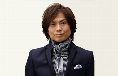 【かっけえ】若い娘に「出生率上げろ愛し合いなさい」と歌わせて秋元康とつんく、あまりに人間性の格差がありすぎるとネット騒然！　「つんくは若いアイドルに◯◯◯と歌わせた」