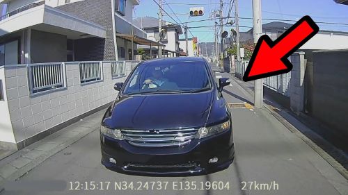 【大炎上】ナンバー・車検シールなしの最狂煽り運転に何の対応も見せなかった警察さん、テレビでドラレコ映像が取り上げられた途端に態度を一変、捜査開始へ