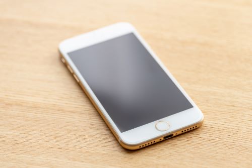 スマホショルダーを使ってる人の末路がコチラ・・・「わかる」「そういうことだったのか・・・」