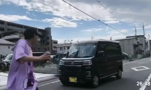 配信者「車の前に飛び出してぶつかったら盛り上がるやろなぁｗ」 → ガチでヤバイことになる・・・
