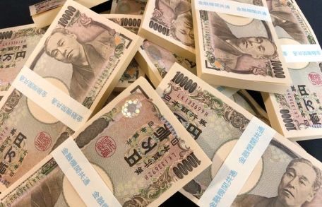 【大論争】X民「年収300万しか稼げない人なんて社会に生かしていただいているくらいに謙虚に生きるべき」→ネット「じゃあ年収1000万のお前らだけで生きてみろよ」