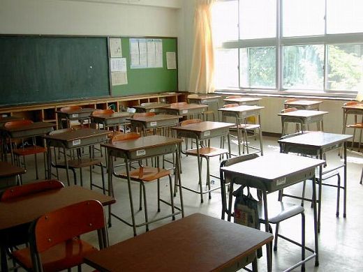 小学校って狂った空間だったよね