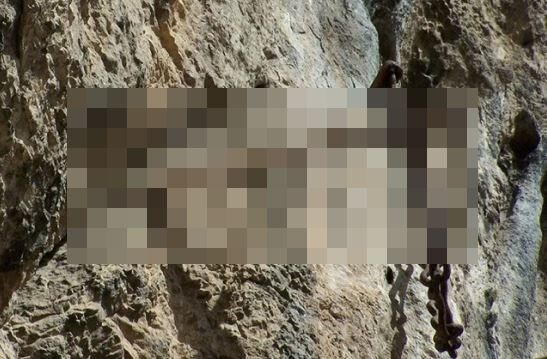 1300年間絶壁に刺さっていた聖剣『デュランダル』、どこかに消えてしまう！【封印】が解けたか・・・