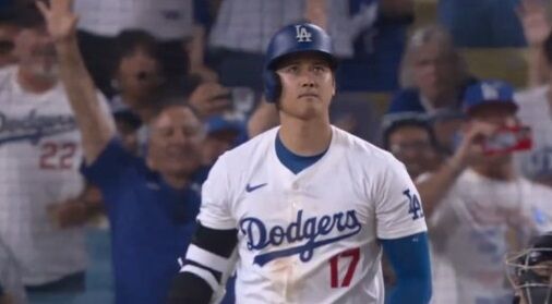 大谷翔平選手が打ったホームランボールをキャッチしようと大人たちが群がる→誰一人キャッチできず最悪の事態に・・・