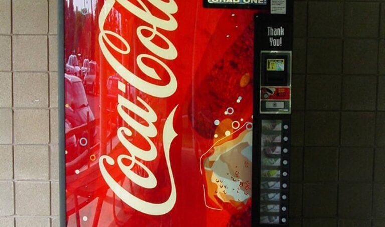 どれにするか決められない？カナダには「神に身をゆだねる」のボタンが付いた自動販売機がある