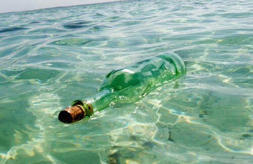 スリランカの漁師さん、海上でボトル発見 → 飲んだ4人が死亡、2人重体「酒だと思った」