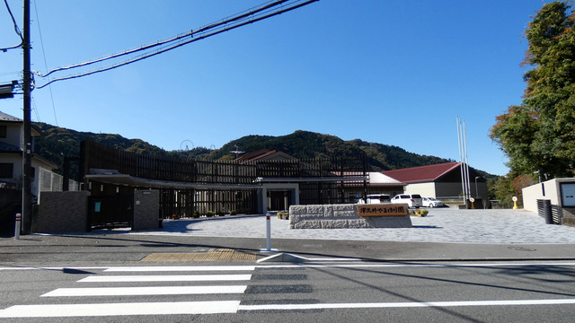植松「障害者は意思疎通ができず人に危害を加えるから人間ではない。だから差別ではなく区別して殺すんです」植松信者「分かる～」←は？