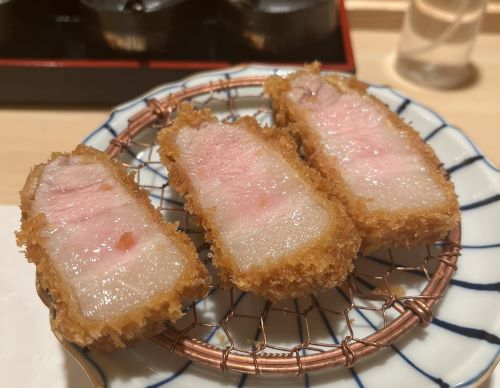 X民「断面ピンクのシャトーブリアン豚カツ美味い美味い！」→翌日・・・