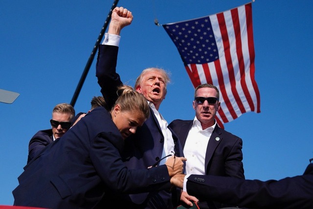 トランプ元大統領狙撃時の歴史に残る1枚を撮ったカメラが「ソニー製」だと話題に