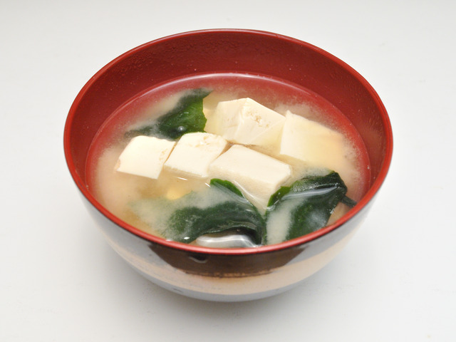 「開票5%で当確がでるのがおかしい」数学者「みそ汁作って味見するとき、丼鉢一杯全部飲む？」
