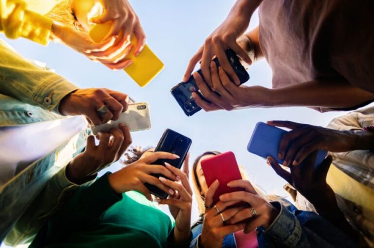 携帯電話は脳腫瘍に関連性がないことが、過去最大の調査結果で明らかに