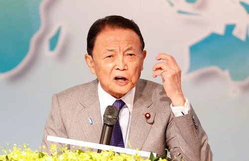 石破茂氏が自民党新総裁に → 決定し拍手が起きる中、麻生太郎氏だけ拍手せず不貞腐れていると話題に