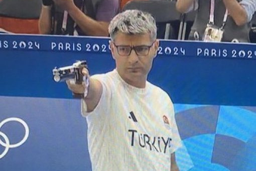 『トルコの無課金おじさん』、“ポケットに手を入れたまま射撃するポーズ”を何故か商標申請→理由がカッコよすぎるｗｗｗｗ